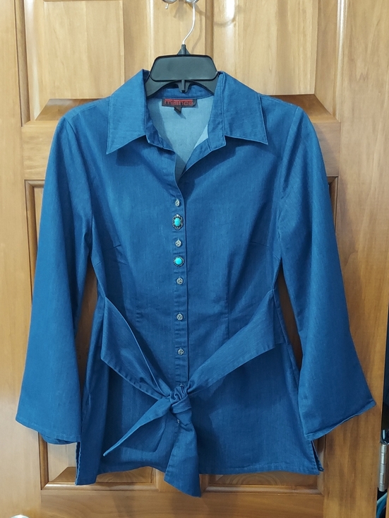 Mishca Tops - Mishca Soft Blue Denim Boho Turquoise/Silver Buttons Blouse Size Medium Like New